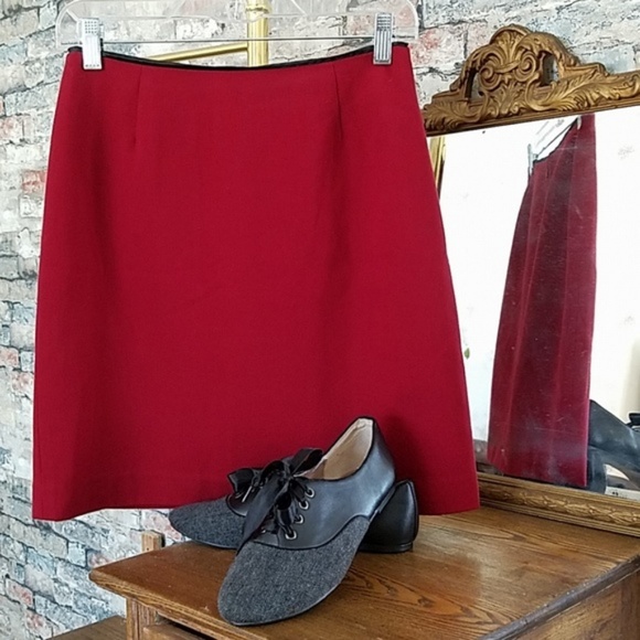 GAP Dresses & Skirts - GAP Red A-line Midi Skirt Black Trim Size 2